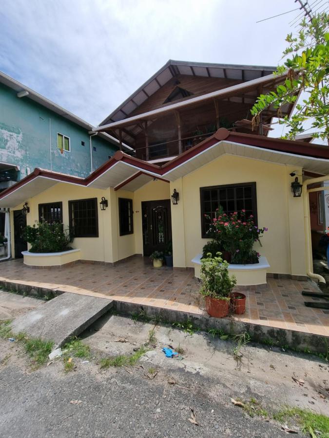 Hostal Bocas Tropical Paradise Bocas del Toro Exterior photo
